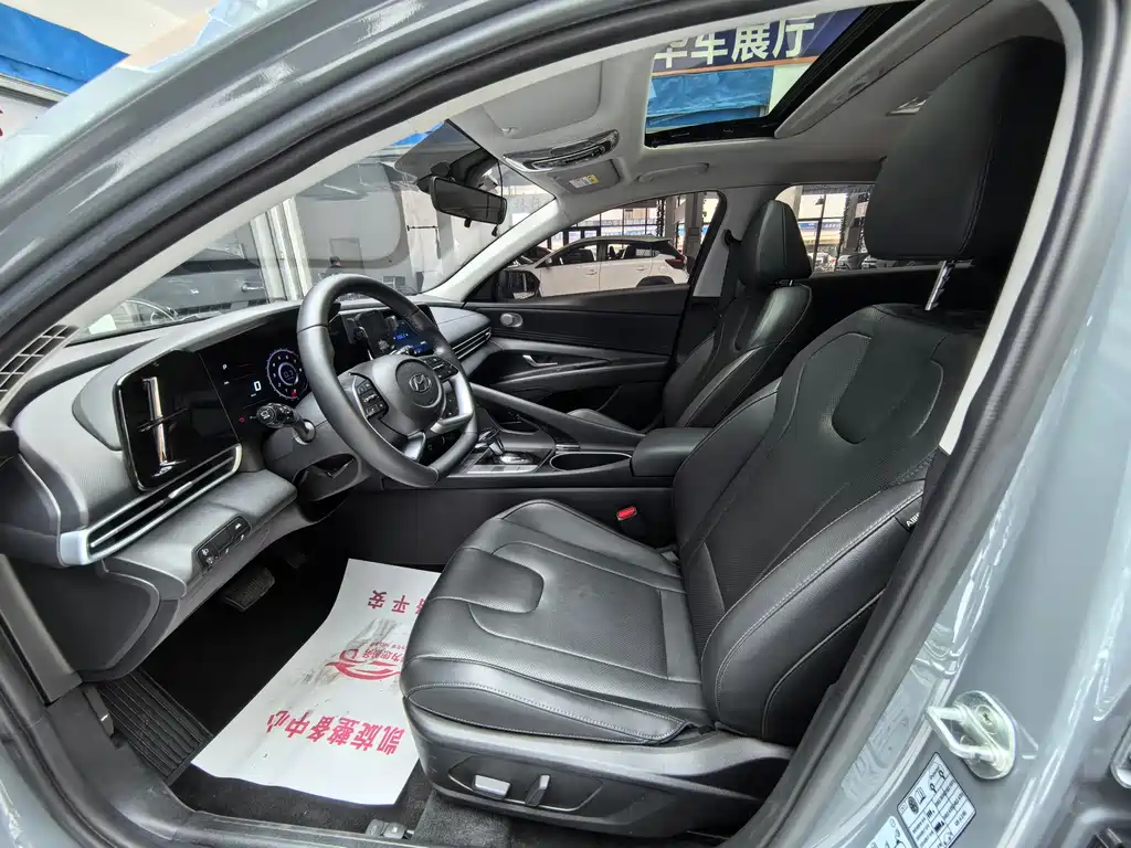 Hyundai Elantra — миниатюра 10