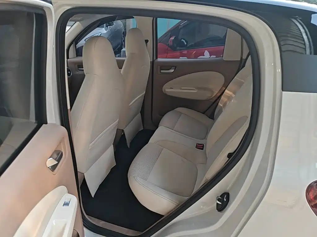 Wuling MINIEV — миниатюра 17