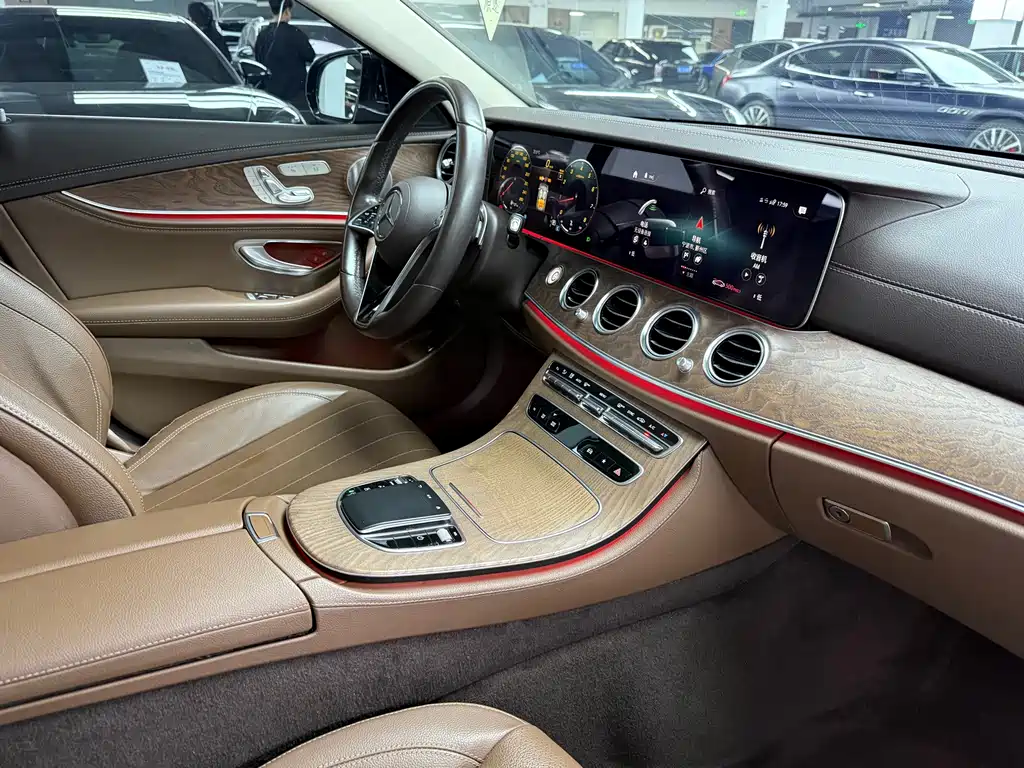 Mercedes-Benz E-Class — миниатюра 16