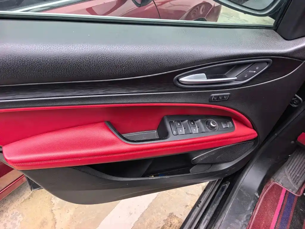 Alfa Romeo Stelvio — миниатюра 5