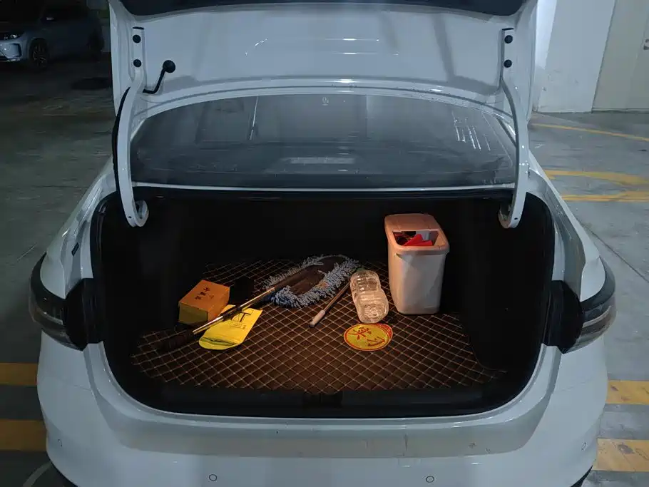 Volkswagen Lavida — миниатюра 4
