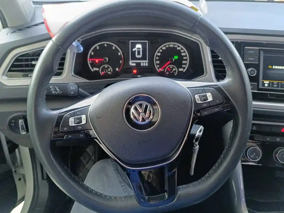 Volkswagen T-Roc — миниатюра 15