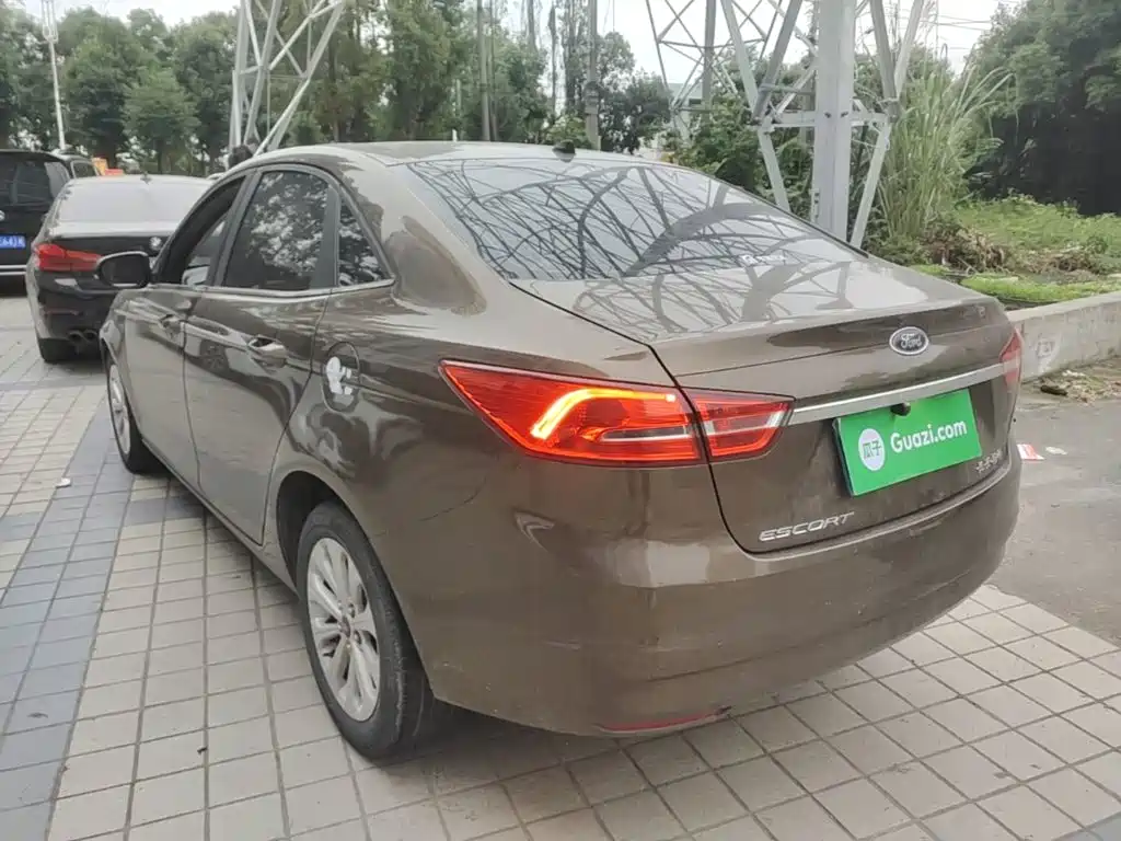 Ford Escort — миниатюра 5