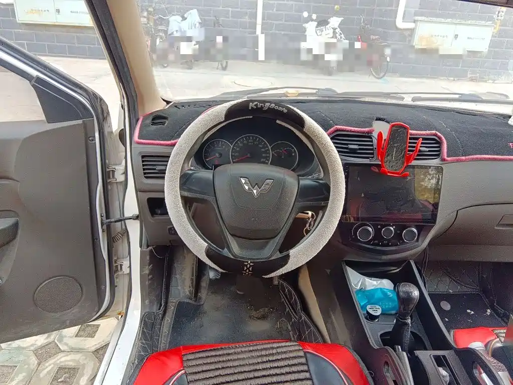 Wuling Hongguang — миниатюра 6
