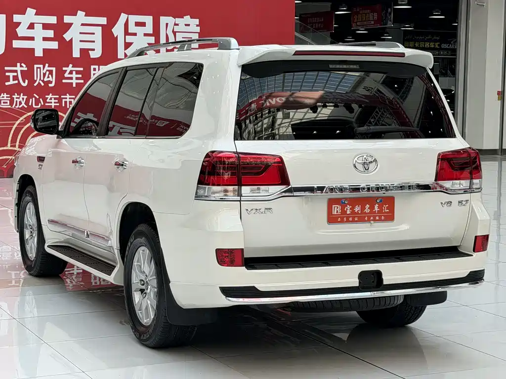 Toyota Land Cruiser 2019 5.7L