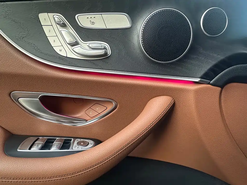 Mercedes-Benz E-Class (Import) — миниатюра 20