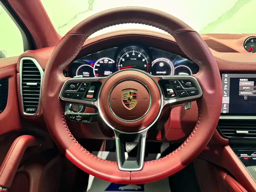 Porsche Cayenne — миниатюра 10