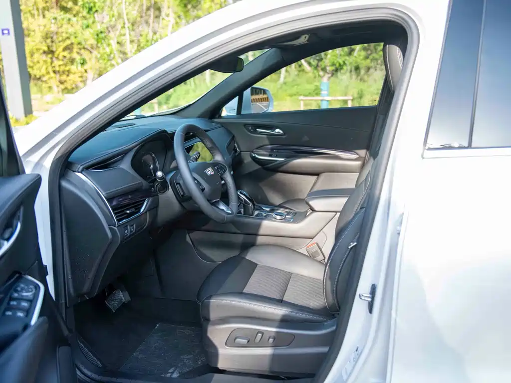 Cadillac XT4 — миниатюра 4