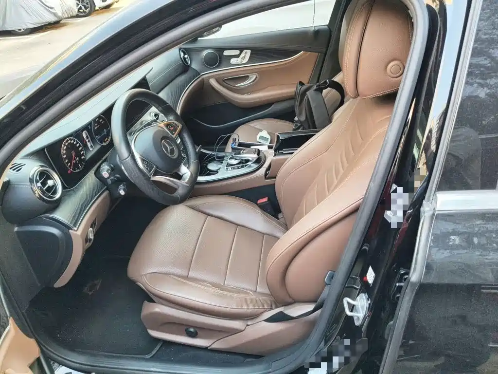 Mercedes-Benz E-Class — миниатюра 16