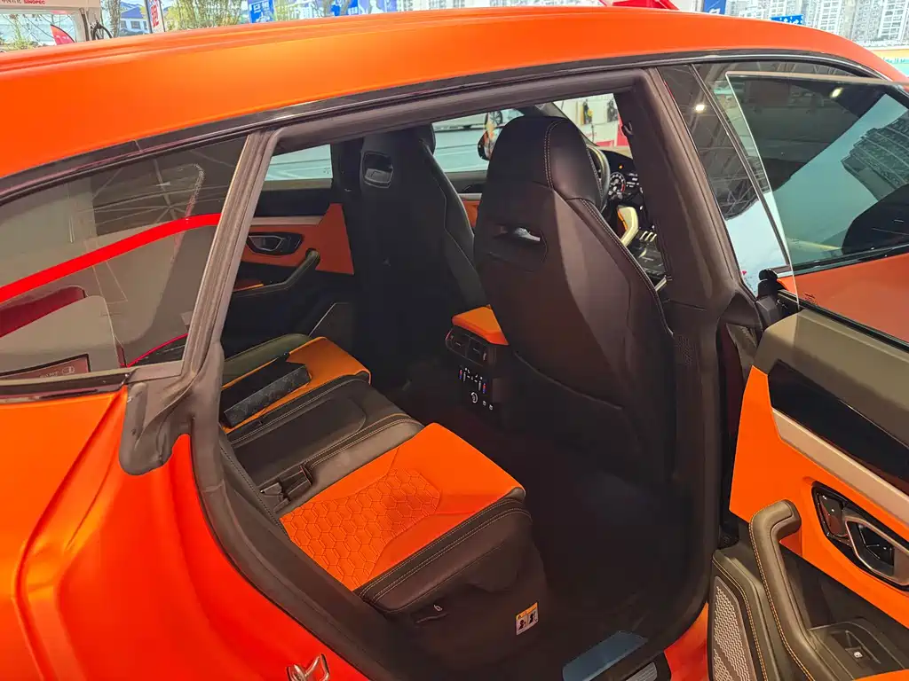 Lamborghini Urus — миниатюра 7