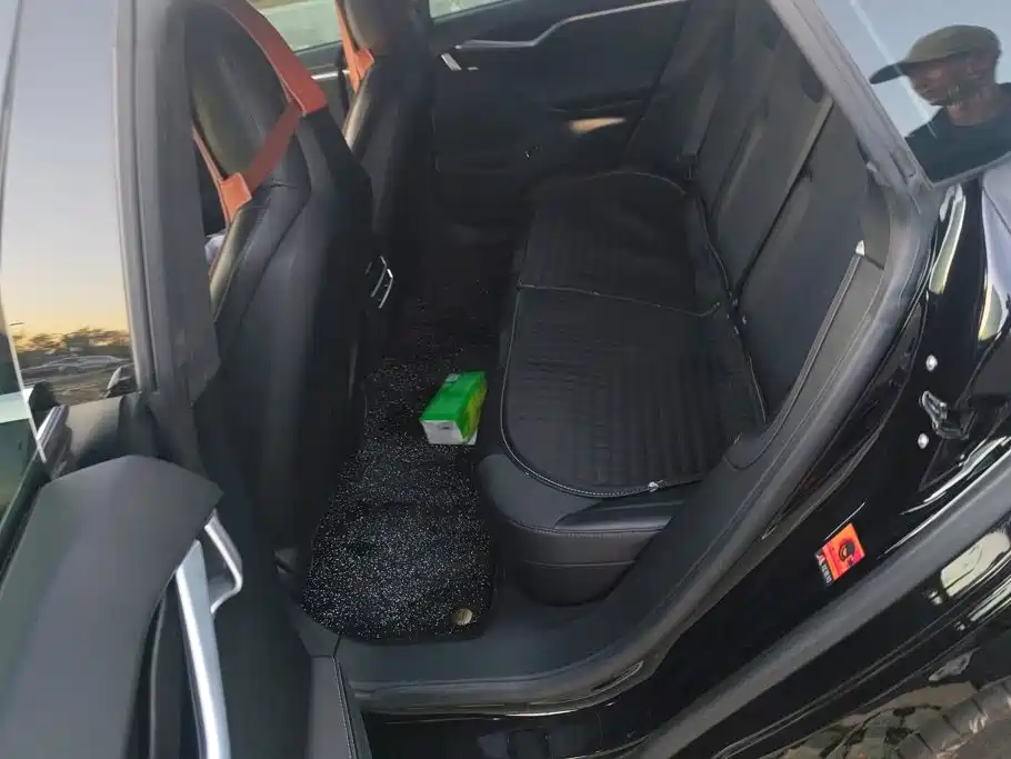 Tesla Model S — миниатюра 11