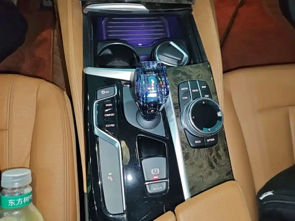 BMW 5 Series — миниатюра 14