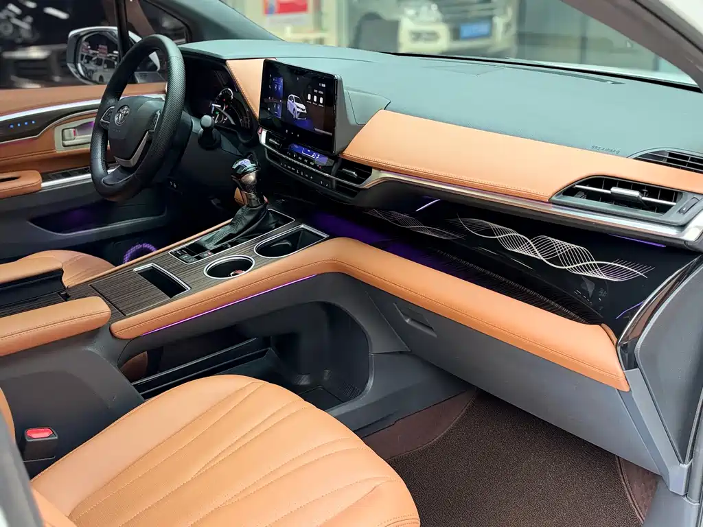 Toyota Granvia — миниатюра 10
