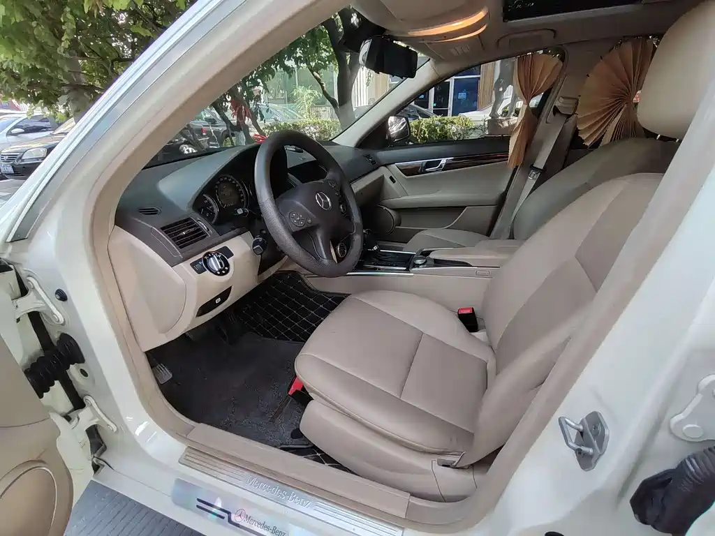 Mercedes-Benz C-Class C 2010 C 200 CGI