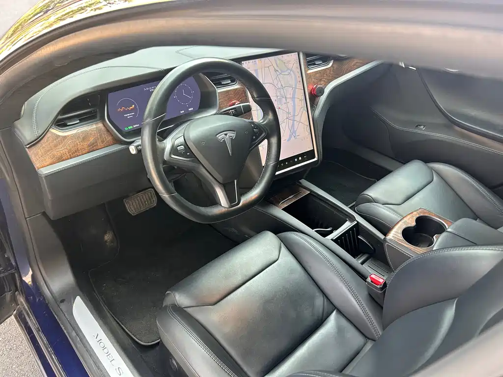 TESLA MODEL S
