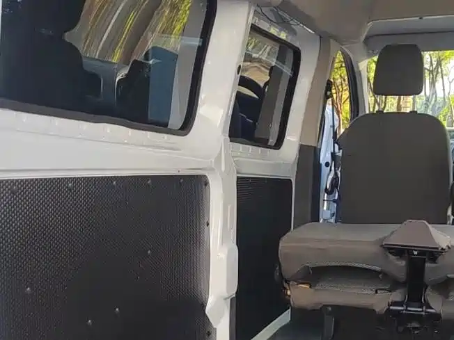 Ford Transit — миниатюра 2