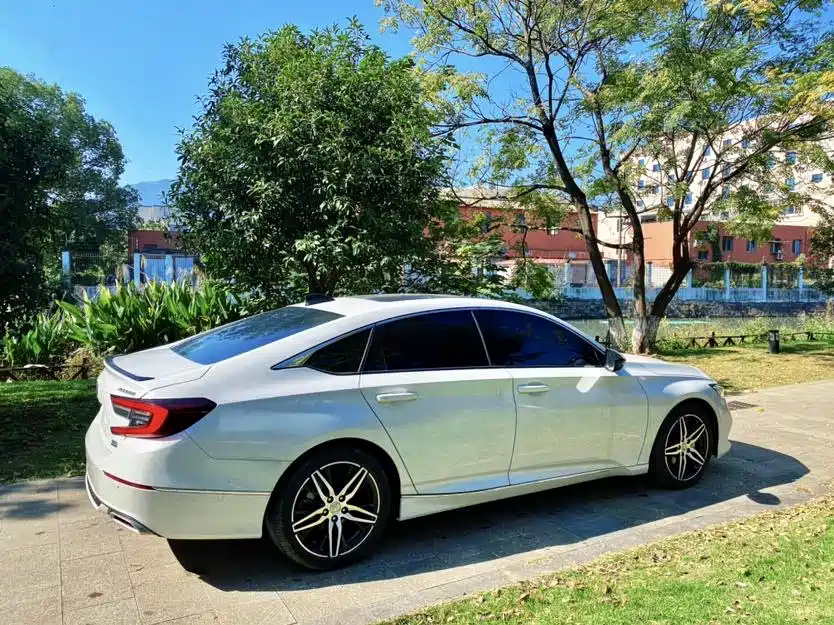 Honda Accord — миниатюра 6
