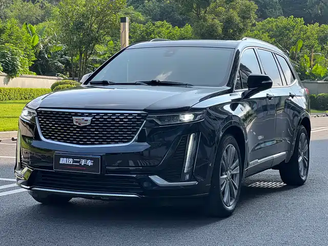 CADILLAC XT6