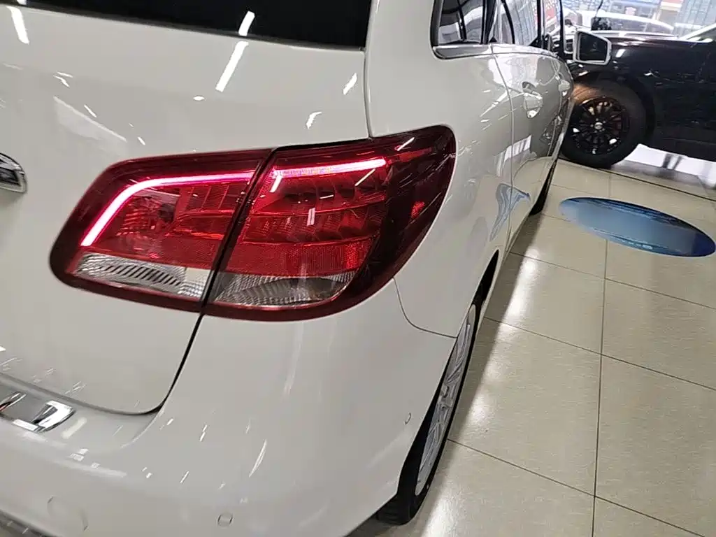 Mercedes-Benz B-Class — миниатюра 8