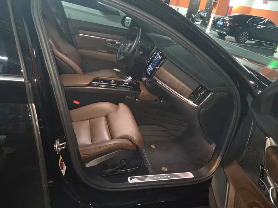 Volvo S90 — миниатюра 8