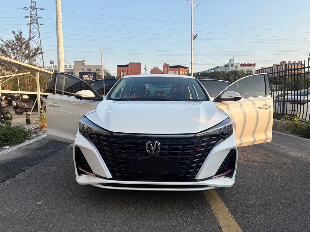 Changan Eado — миниатюра 4