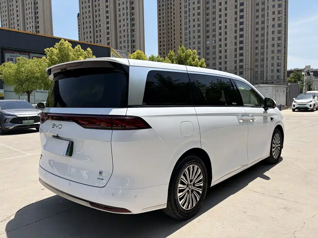 BYD Xia 2025 DM-i 1.5T 100km Lead