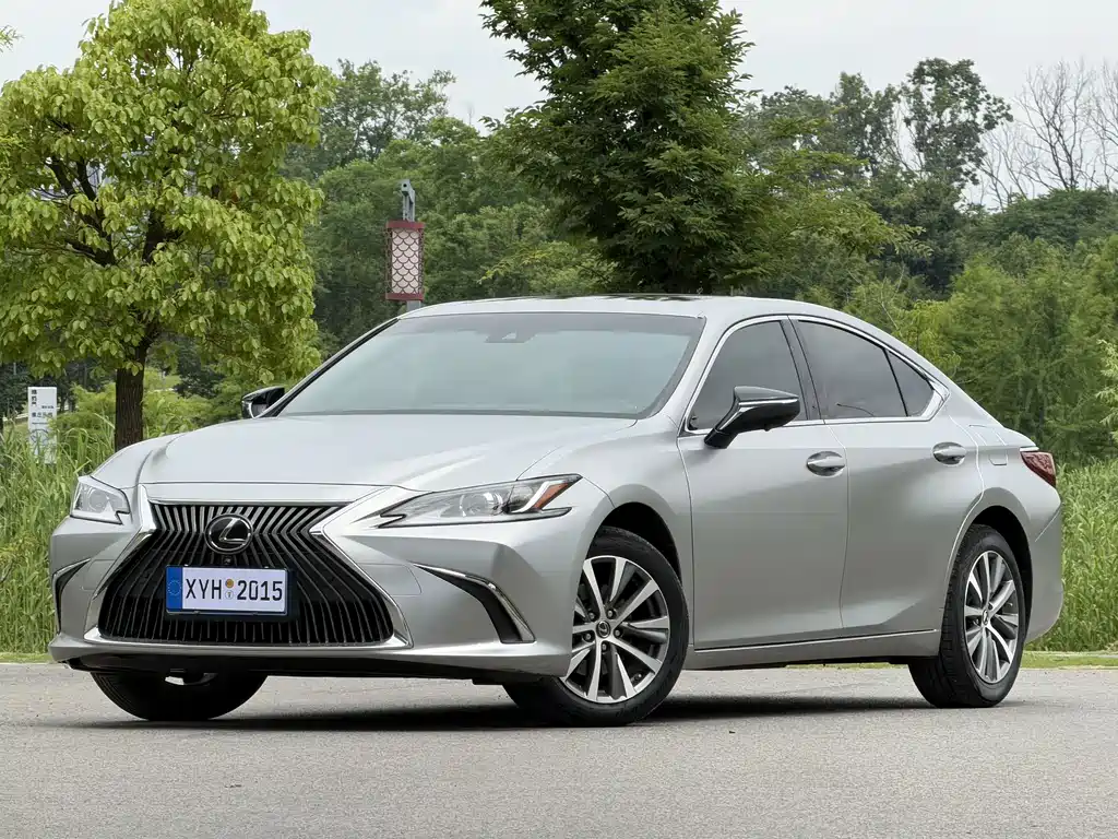 Купить Lexus ES