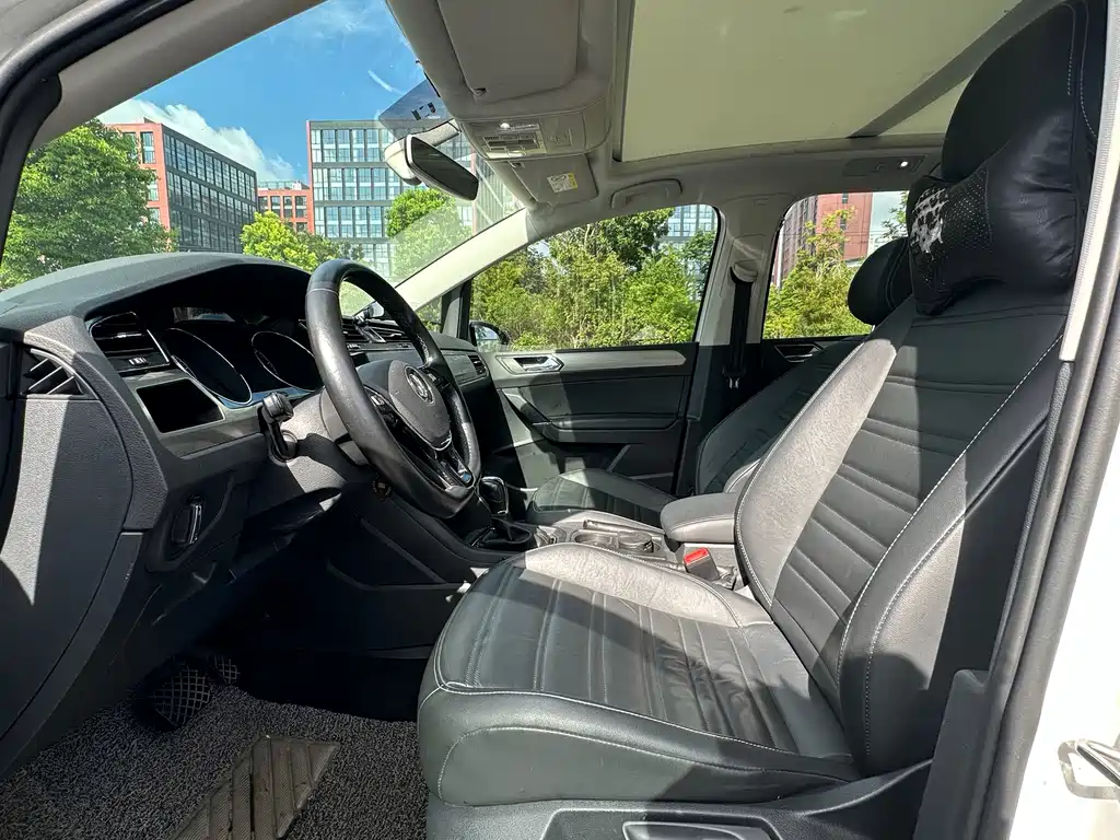 Volkswagen Touran — миниатюра 12