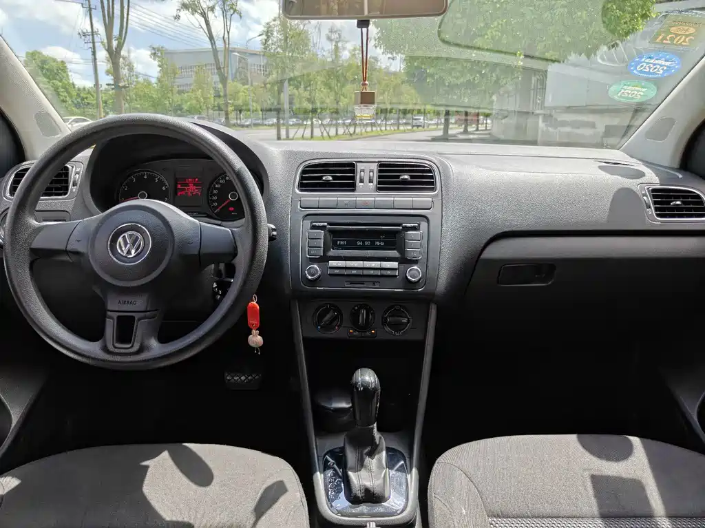 Volkswagen Polo — миниатюра 7