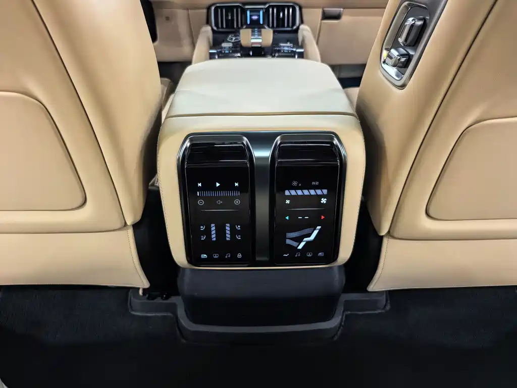 Fangchengbao Leopard 8 8 2025 Flagship 7 мест