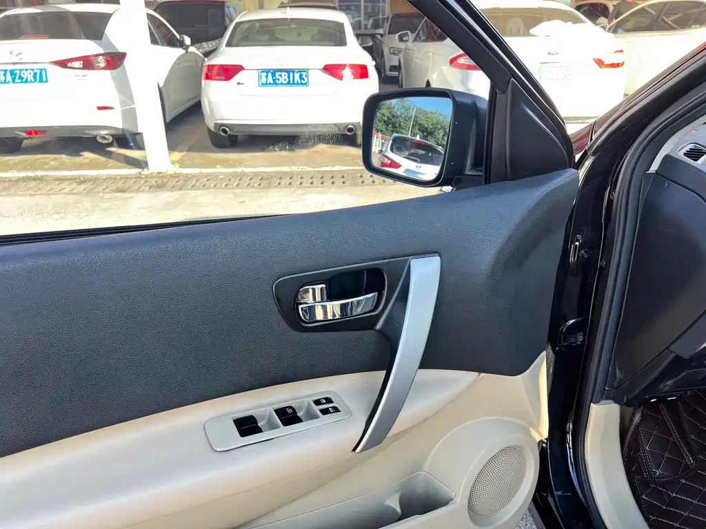 Nissan Qashqai — миниатюра 7
