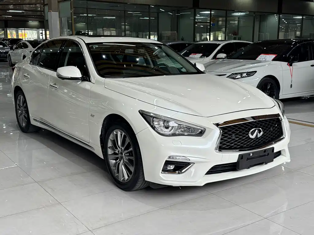 INFINITI Q50L