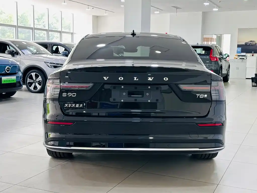 Volvo S90 2026 Luxury