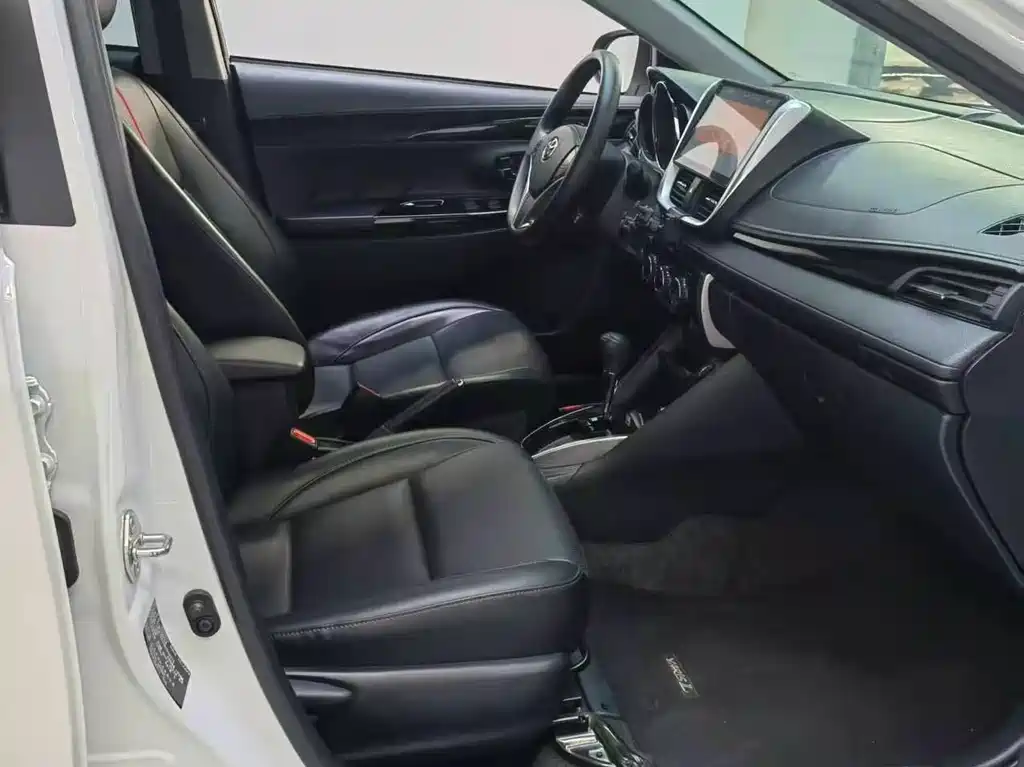 TOYOTA YARIS L ZHIXUAN