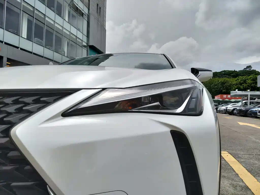 Lexus UX — миниатюра 15