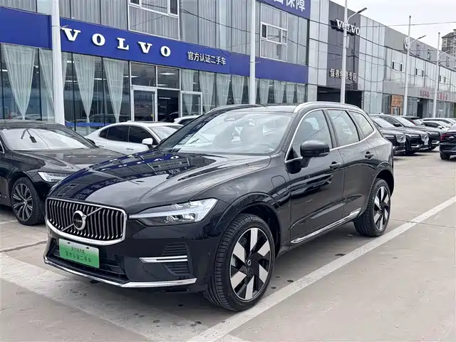 VOLVO  XC60 PLUG IN HYBRID 2024