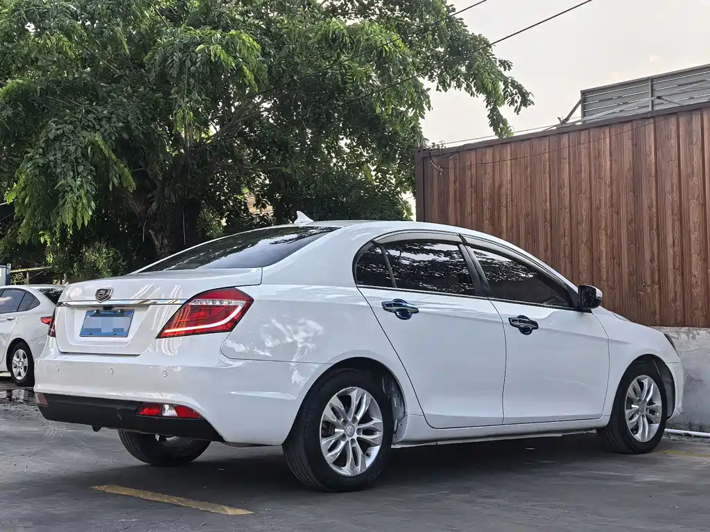 Geely Emgrand — миниатюра 7