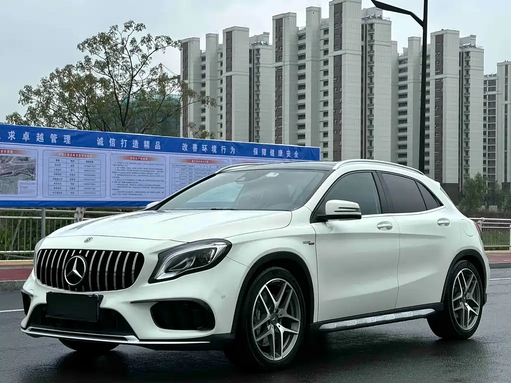 Mercedes-Benz GLA AMG 2018