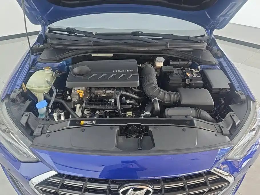 Hyundai Elantra — миниатюра 10