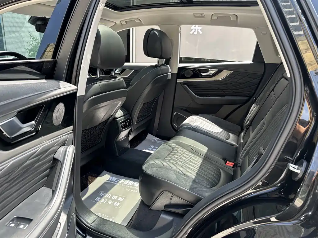 Hongqi HS5 2022 2.0T