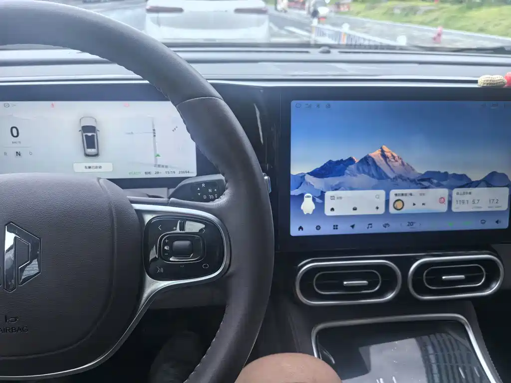 Leapmotor Leapmotor C11 — миниатюра 4
