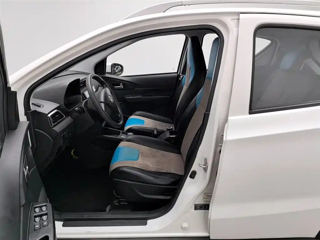 BAIC New Energy EC — миниатюра 22