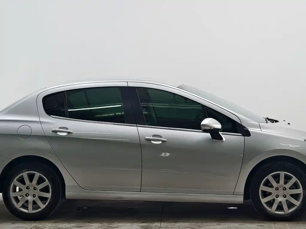 Peugeot 308 — миниатюра 8