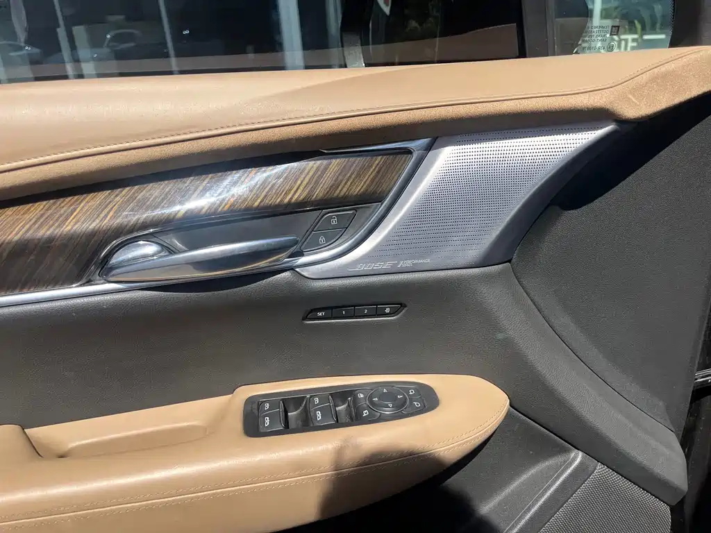 Cadillac XT6 2020 28T мест Sport