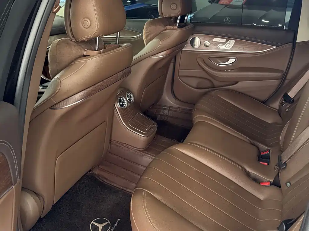 Mercedes-Benz E-Class — миниатюра 7