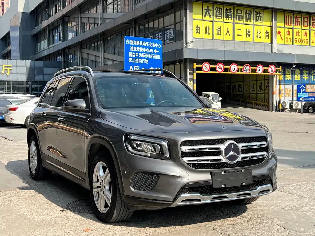 MERCEDES-BENZ GLB