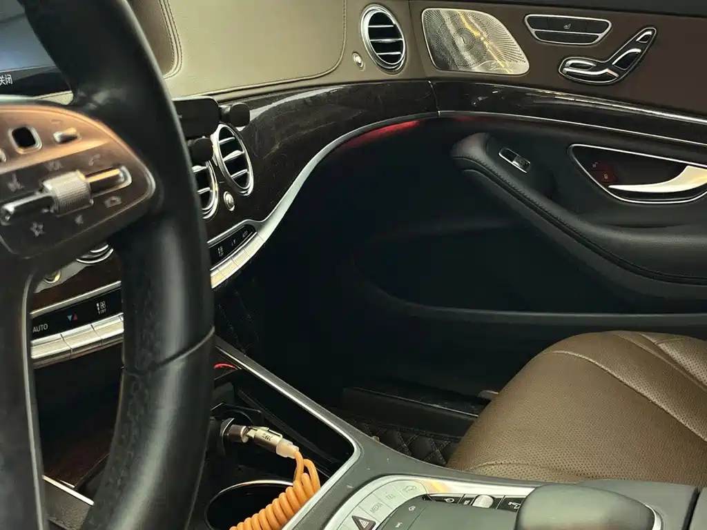 Mercedes-Benz S-Class — миниатюра 12