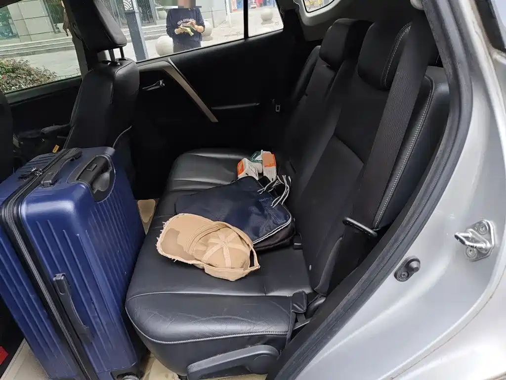 Toyota RAV4 — миниатюра 13