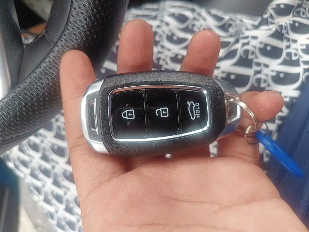 Hyundai Elantra — миниатюра 12