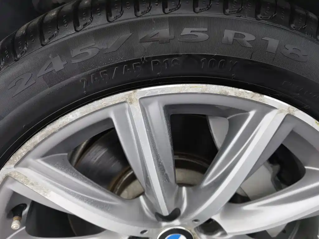 BMW 5 Series — миниатюра 24